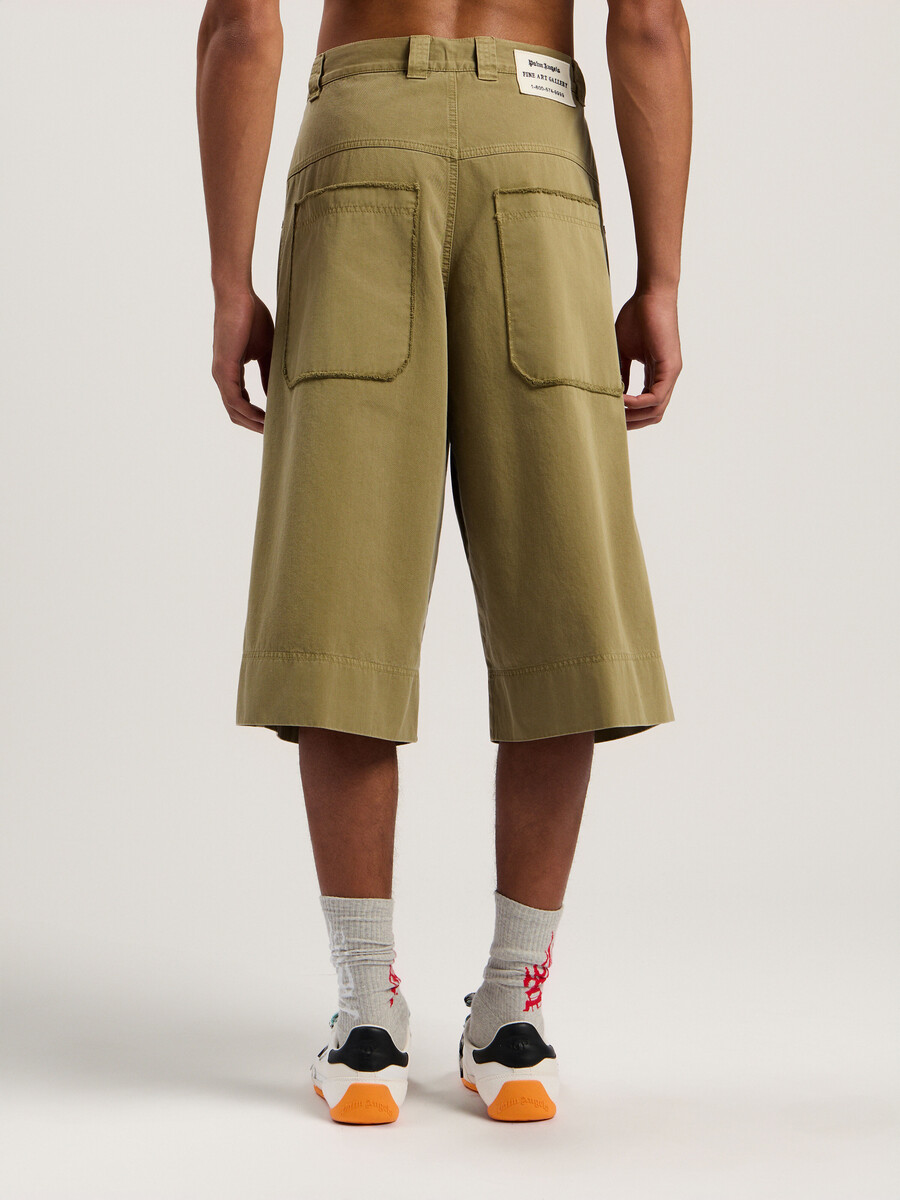 bermuda con toppa militare