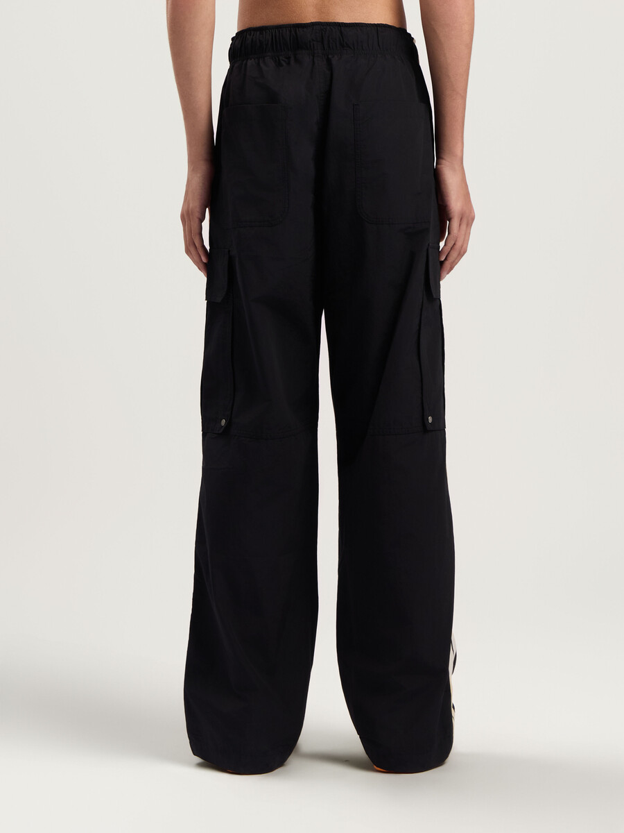 pantaloni cargo con logo classico