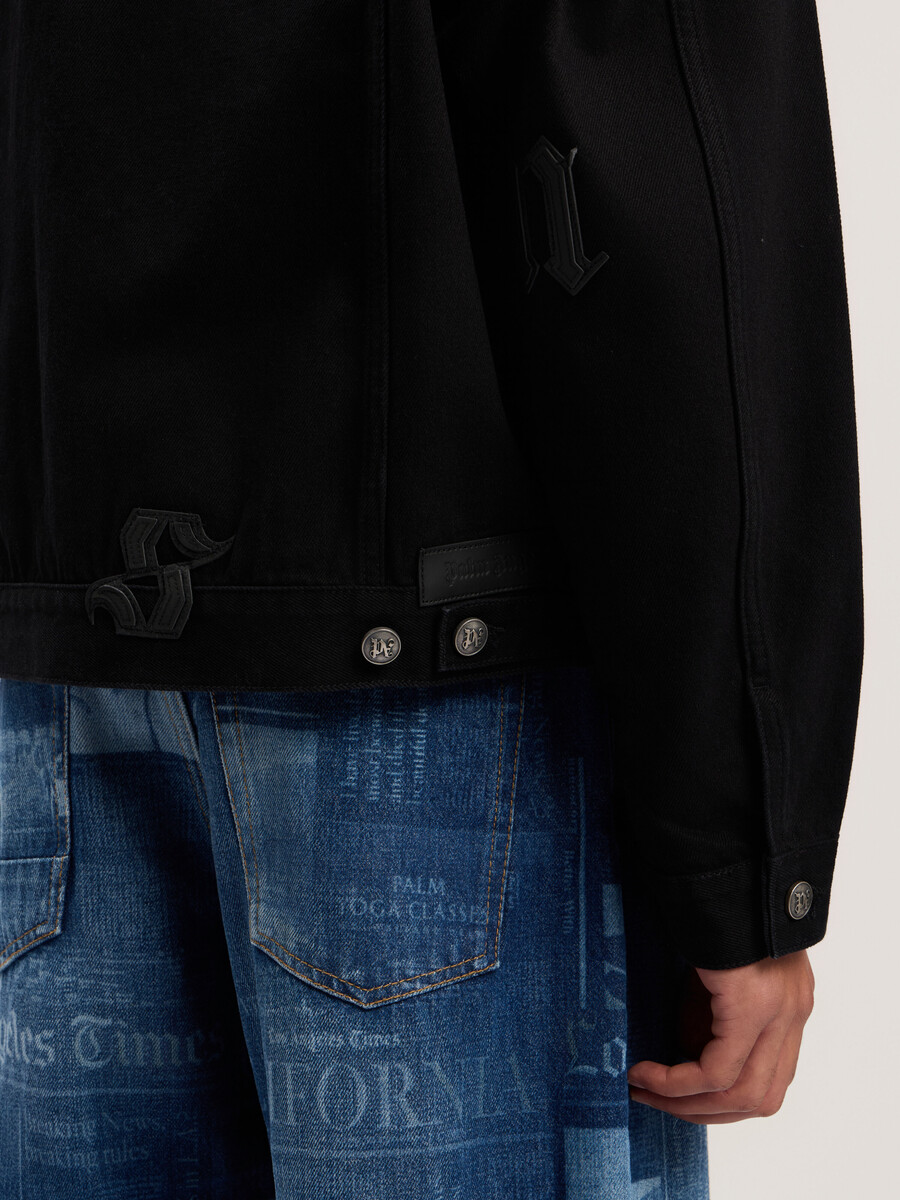 giacca in denim con logo gotico