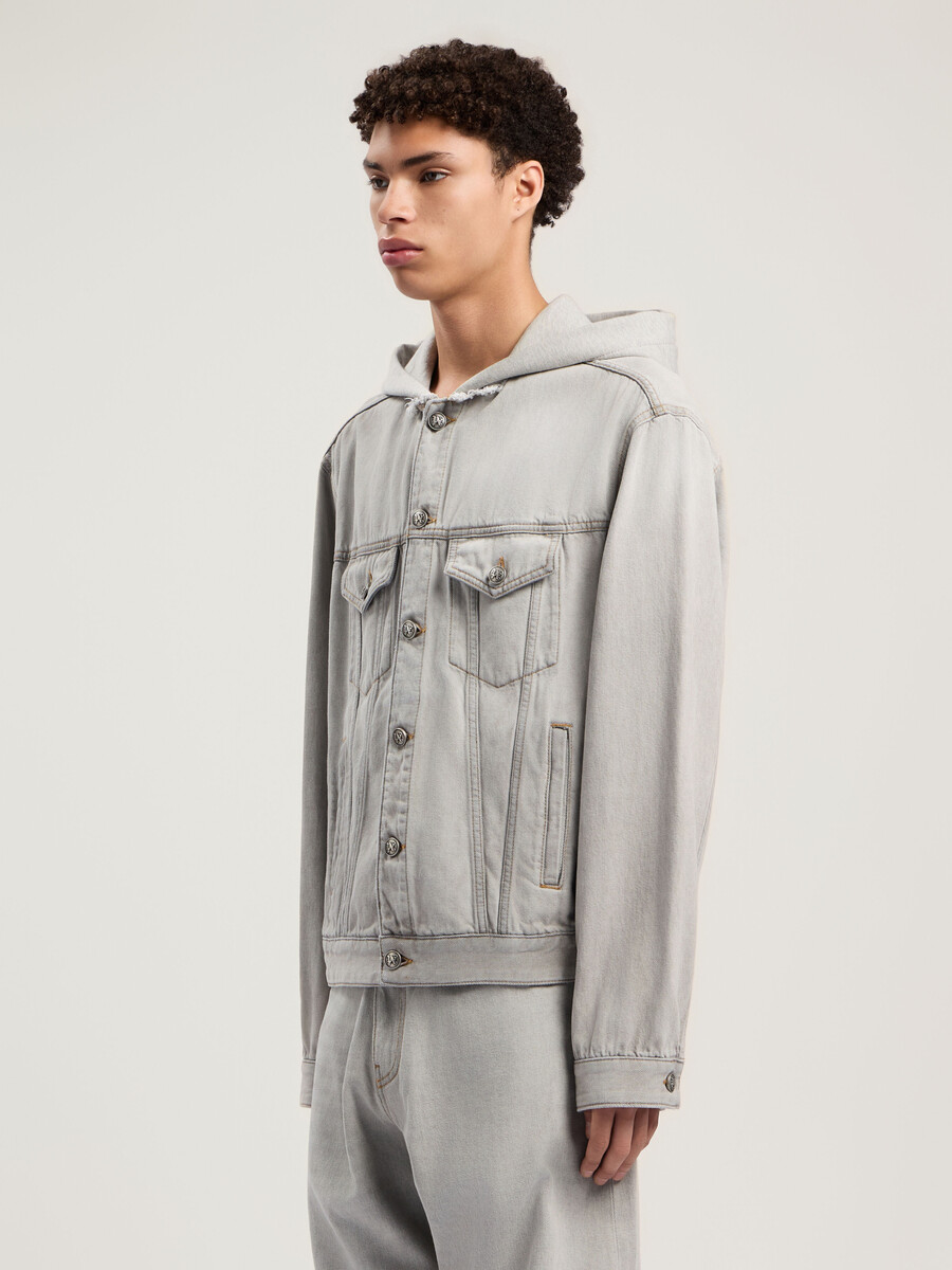 giacca in denim con logo curvo