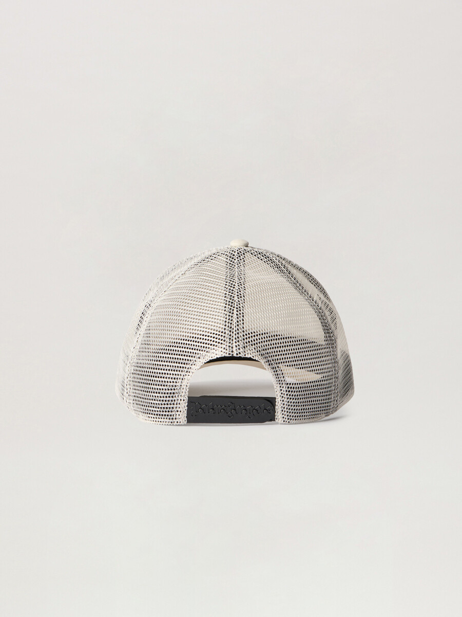 cappellino da camionista con logo spray