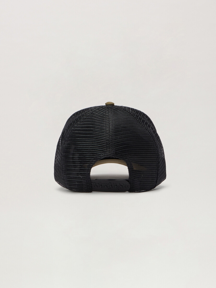 cappellino da camionista con logo spray