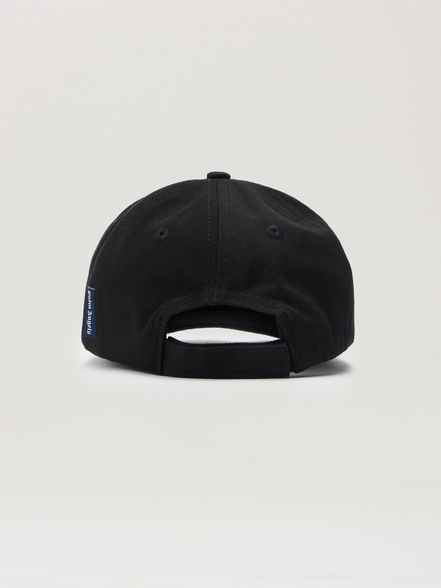 cappellino con logo gotico