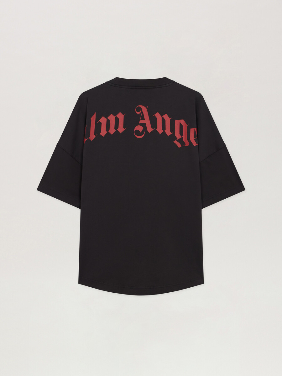 t-shirt con logo curvo