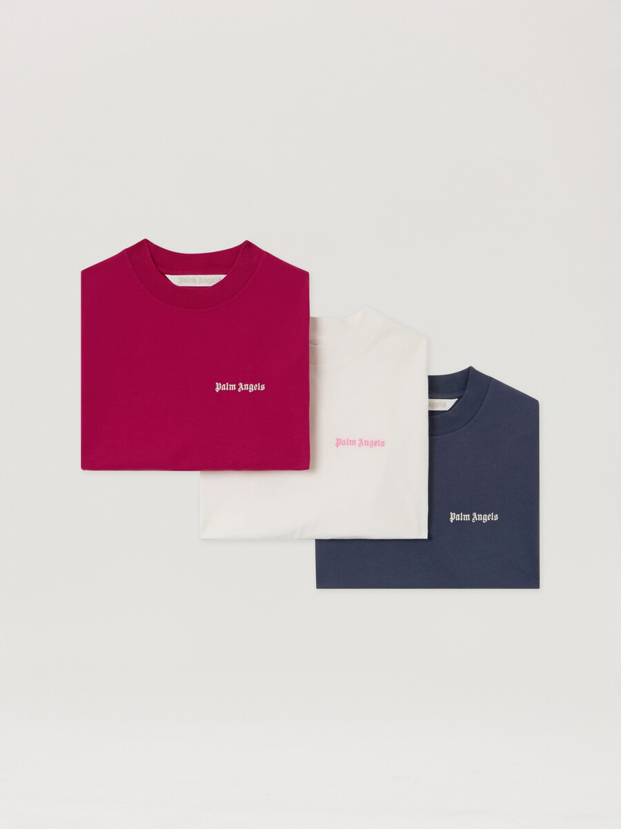 confezione di magliette larghe con logo classico