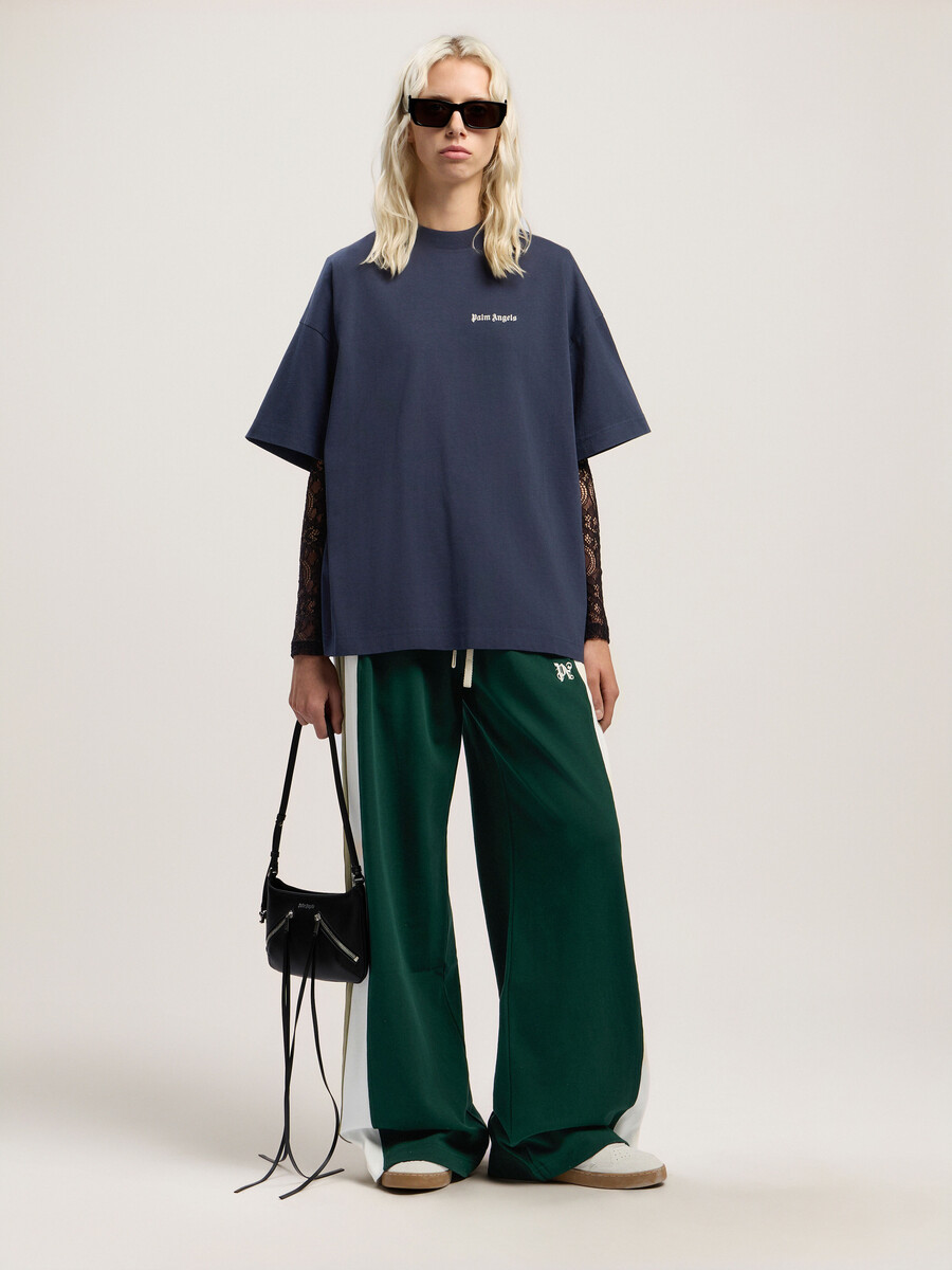 confezione di magliette larghe con logo classico