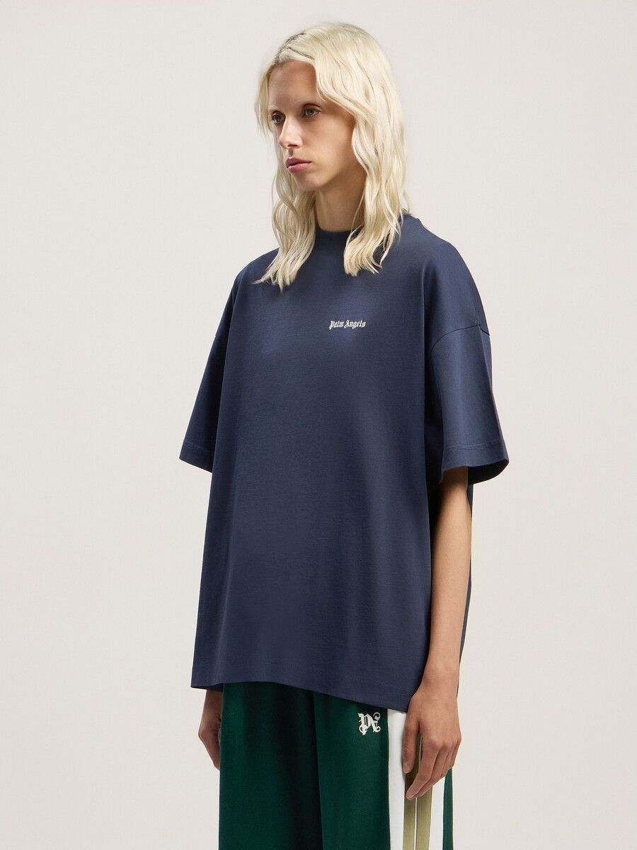 confezione di magliette larghe con logo classico